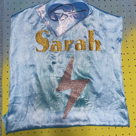 Kid's Cape - Picture 1 of 2